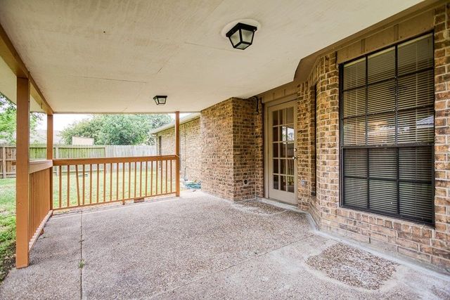2322 Willow Dr, Portland, TX 78374