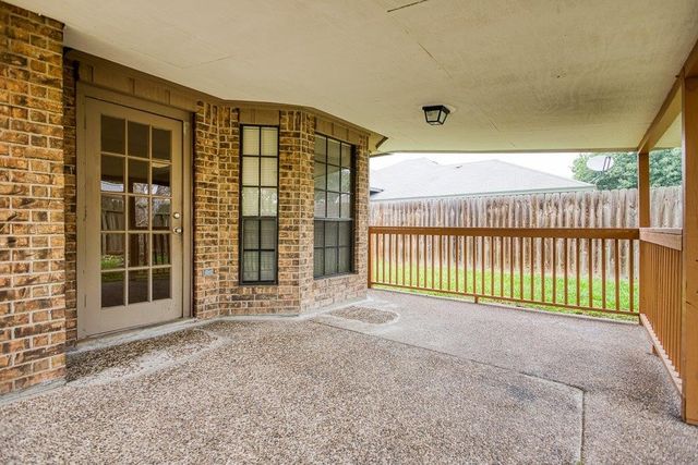 2322 Willow Dr, Portland, TX 78374