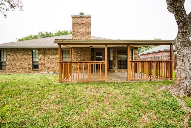 2322 Willow Dr, Portland, TX 78374