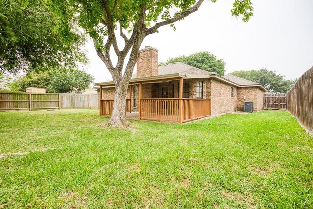 2322 Willow Dr, Portland, TX 78374