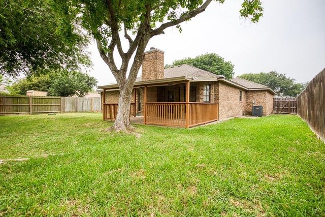 2322 Willow Dr, Portland, TX 78374