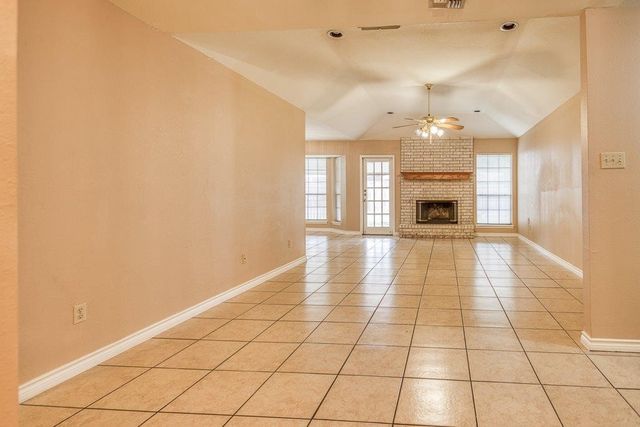 2322 Willow Dr, Portland, TX 78374
