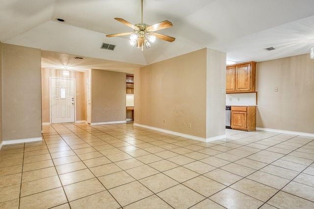 2322 Willow Dr, Portland, TX 78374