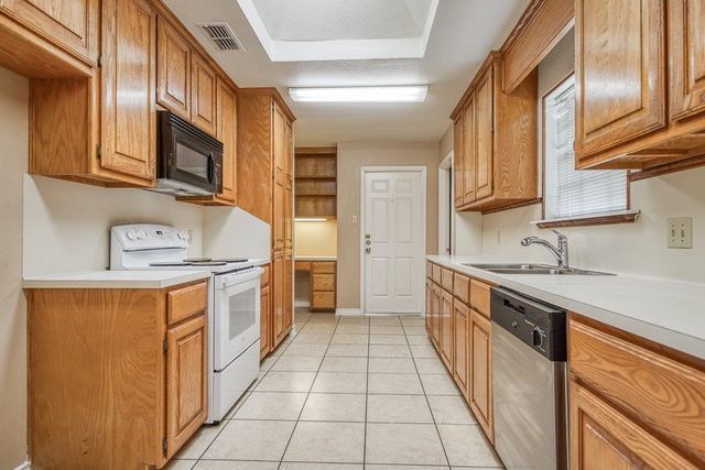 2322 Willow Dr, Portland, TX 78374