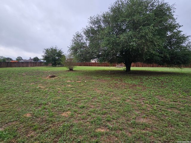 50 ROCK DOVE DR, Lytle, TX 78052