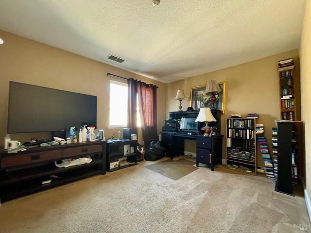 1844 Stockbridge Dr, Fairfield, CA 94534