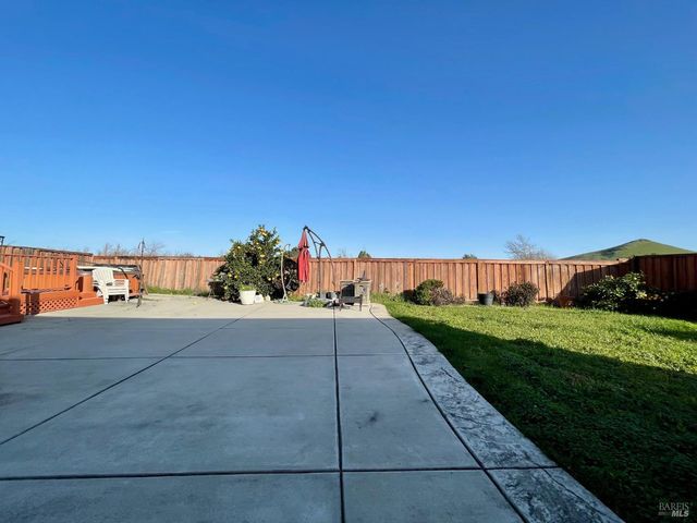 1844 Stockbridge Dr, Fairfield, CA 94534