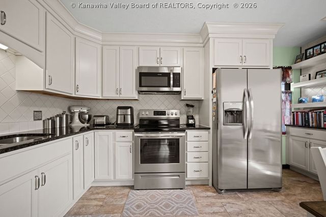 106 Phyllis Drive, Charleston, WV 25302