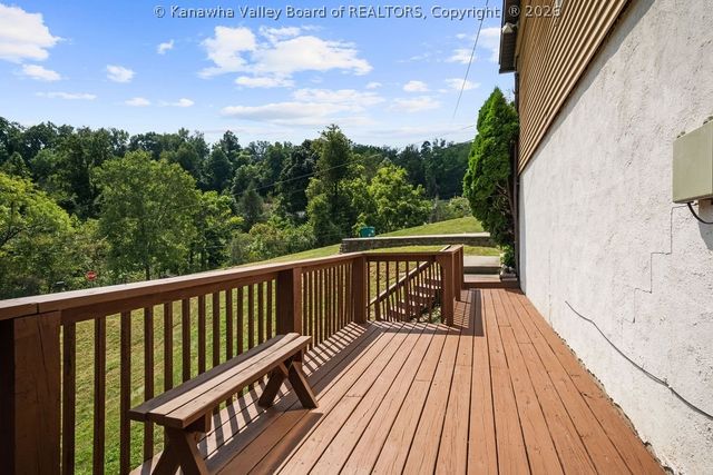 106 Phyllis Drive, Charleston, WV 25302