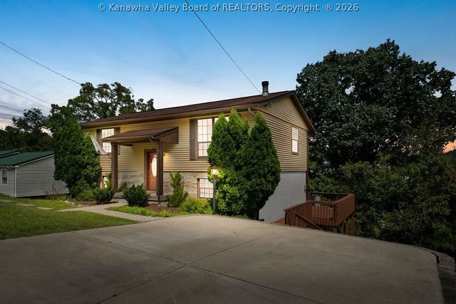 106 Phyllis Drive, Charleston, WV 25302