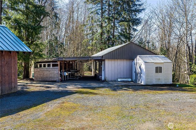 37627 W Lake Walker Drive SE, Enumclaw, WA 98022