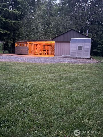 37627 W Lake Walker Drive SE, Enumclaw, WA 98022