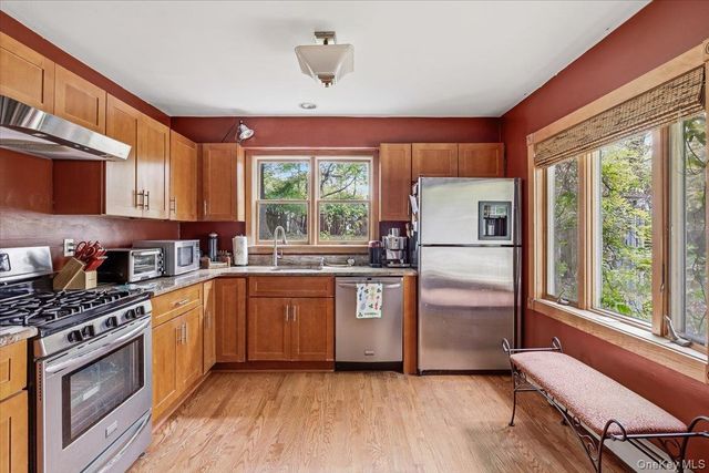7 Amagansett Drive, Sound Beach, NY 11789