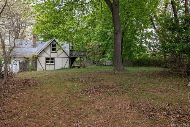 7 Amagansett Drive, Sound Beach, NY 11789