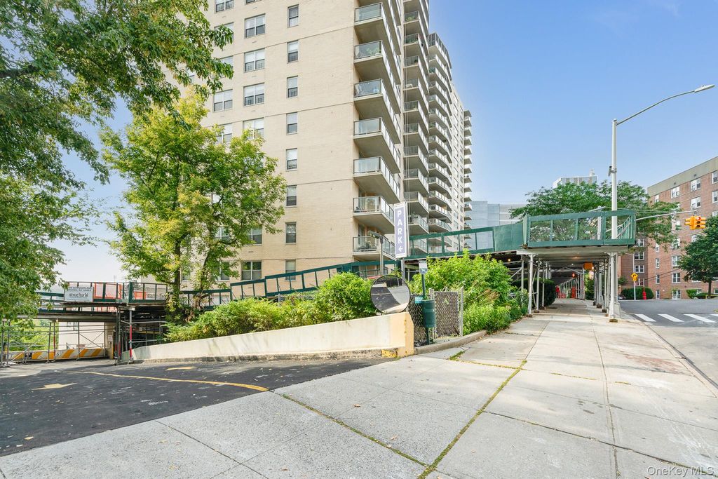2500 Johnson Avenue 20F, Bronx, NY 10463