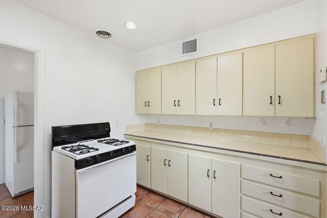 3825 E Calle Guaymas, Tucson, AZ 85716