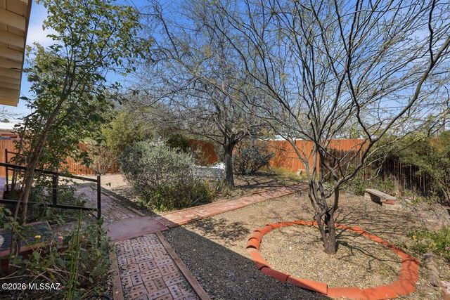 3825 E Calle Guaymas, Tucson, AZ 85716