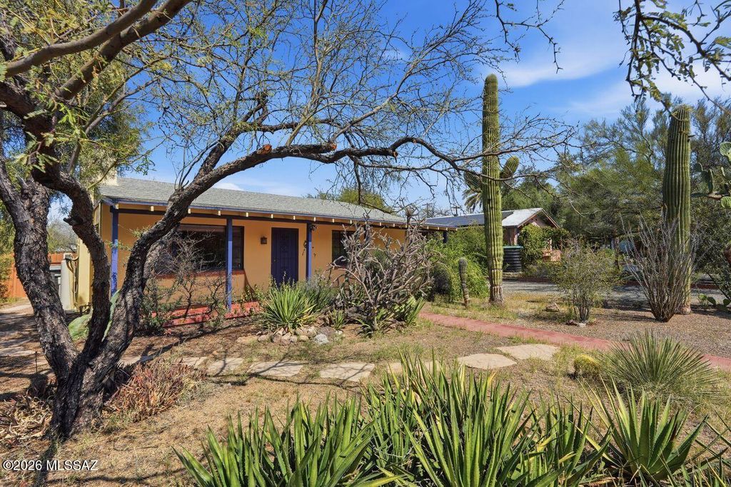 3825 E Calle Guaymas, Tucson, AZ 85716