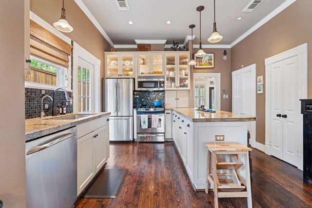 1421 Columbia Street, Houston, TX 77008