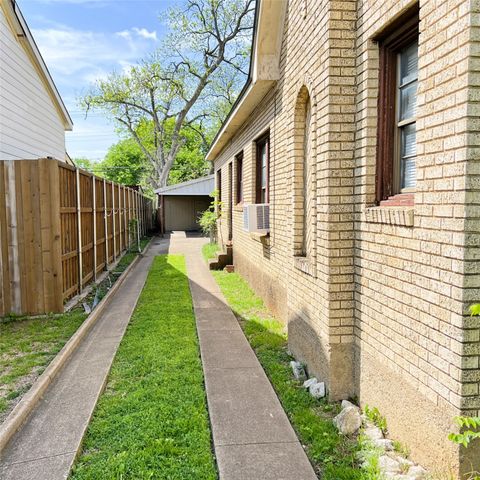 2540 Gladstone Drive, Dallas, TX 75211