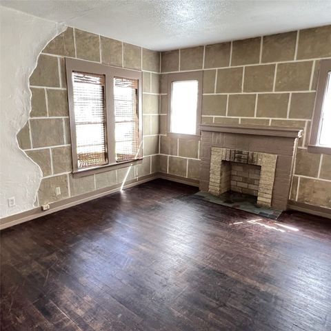2540 Gladstone Drive, Dallas, TX 75211
