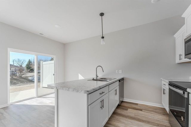 1072 W 20TH AVENUE, Oshkosh, WI 54902