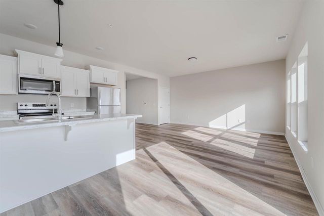 1072 W 20TH AVENUE, Oshkosh, WI 54902