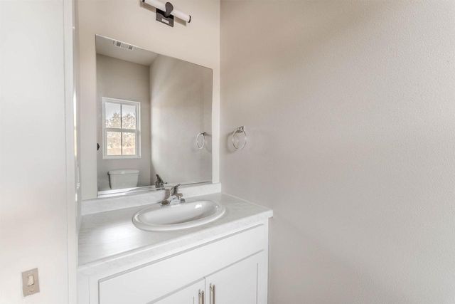 1072 W 20TH AVENUE, Oshkosh, WI 54902