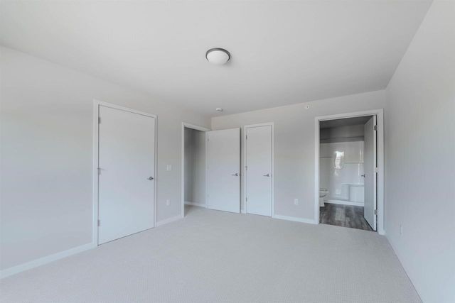 1072 W 20TH AVENUE, Oshkosh, WI 54902