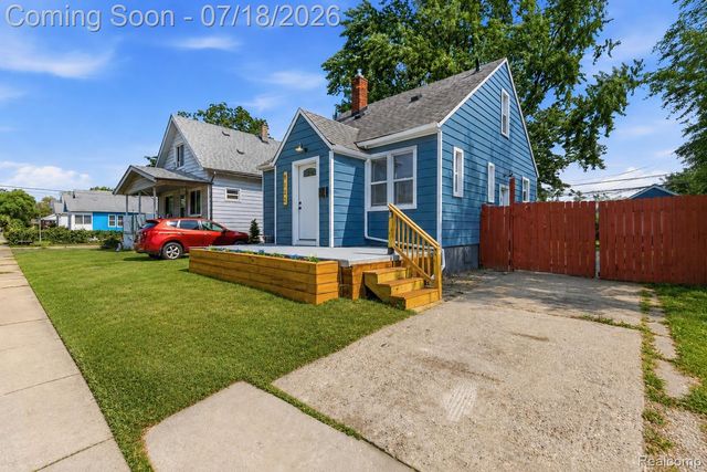8132 Cadillac Avenue, Warren, MI 48089