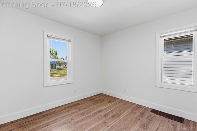 8132 Cadillac Avenue, Warren, MI 48089