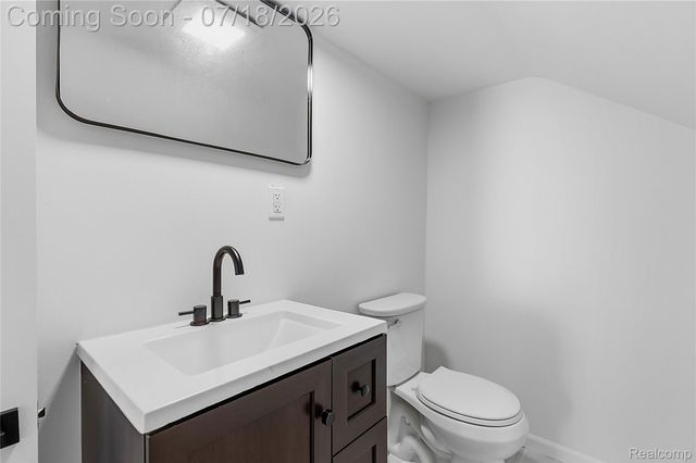 8132 Cadillac Avenue, Warren, MI 48089