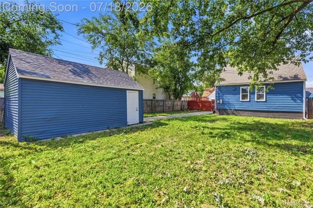 8132 Cadillac Avenue, Warren, MI 48089