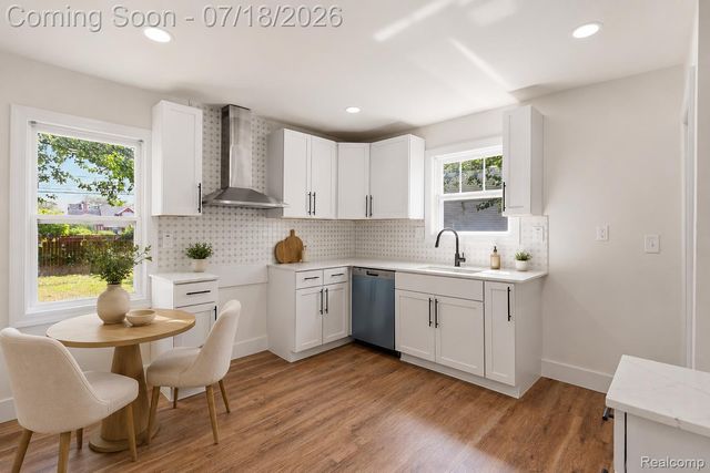 8132 Cadillac Avenue, Warren, MI 48089