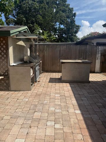 4440 NE 4th Avenue, Deerfield Beach, FL 33064