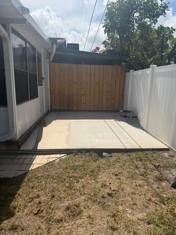 4440 NE 4th Avenue, Deerfield Beach, FL 33064