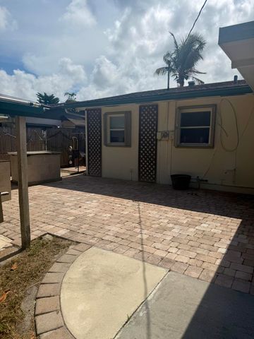 4440 NE 4th Avenue, Deerfield Beach, FL 33064