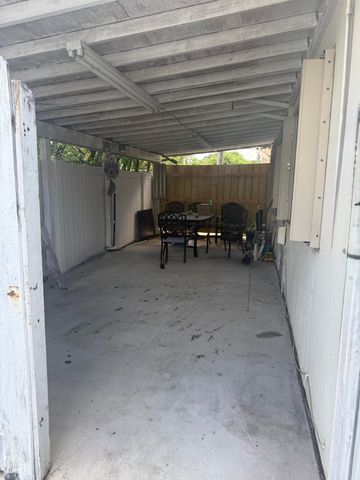 4440 NE 4th Avenue, Deerfield Beach, FL 33064