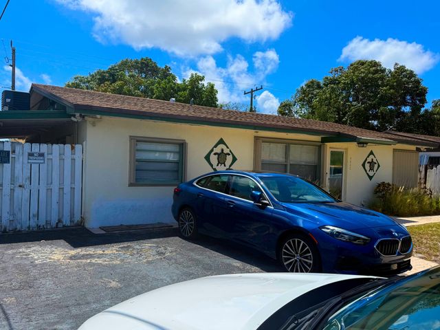 4440 NE 4th Avenue, Deerfield Beach, FL 33064