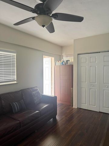 4440 NE 4th Avenue, Deerfield Beach, FL 33064