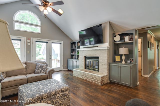993 Quinn Road, Byhalia, MS 38611