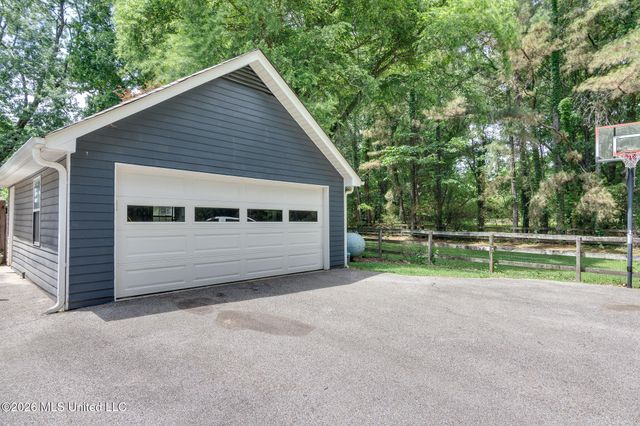 993 Quinn Road, Byhalia, MS 38611