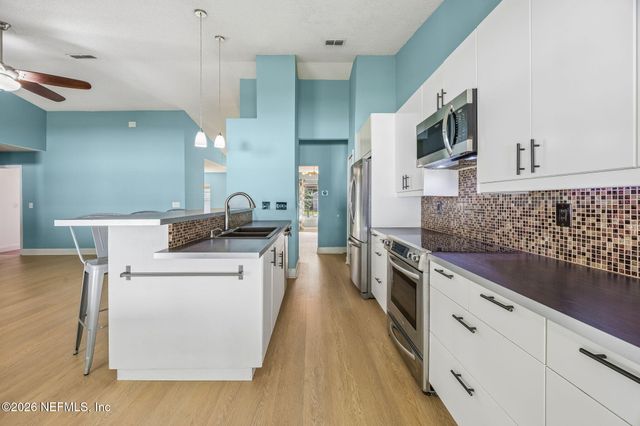 1706 ASTON HALL Drive E, Jacksonville, FL 32246
