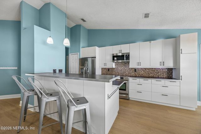 1706 ASTON HALL Drive E, Jacksonville, FL 32246