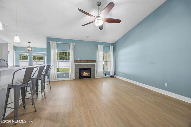1706 ASTON HALL Drive E, Jacksonville, FL 32246