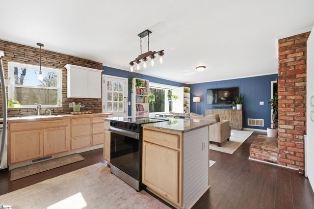 505 Kensington Road, Taylors, SC 29687