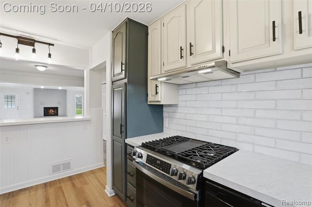 20201 Lancaster Street, Harper Woods, MI 48225