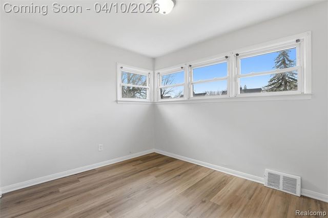 20201 Lancaster Street, Harper Woods, MI 48225