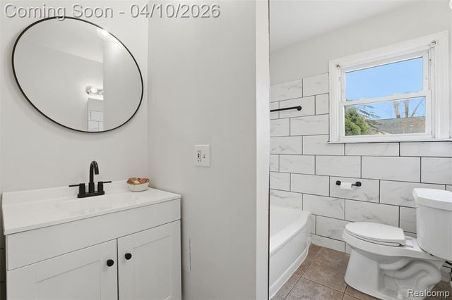 20201 Lancaster Street, Harper Woods, MI 48225