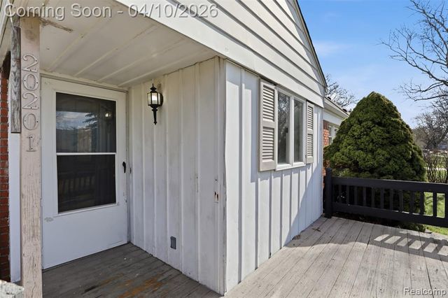 20201 Lancaster Street, Harper Woods, MI 48225